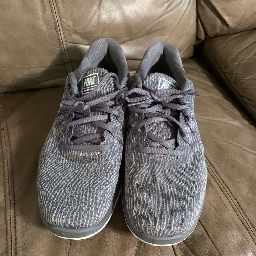 A pair of Nike flex shoes